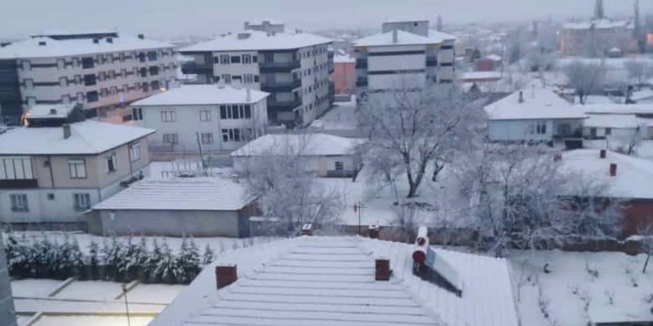Kulu'da kar yağışı etkili oluyor