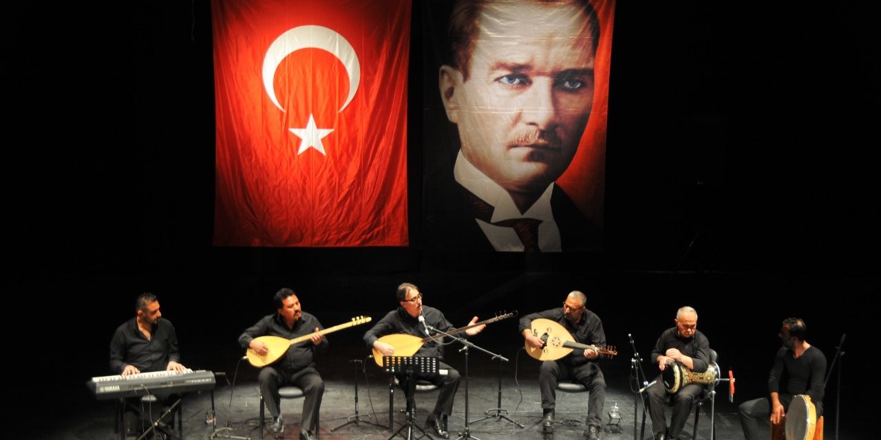 Akşehir'de şehitler kahramanlık türküleri ile anıldı