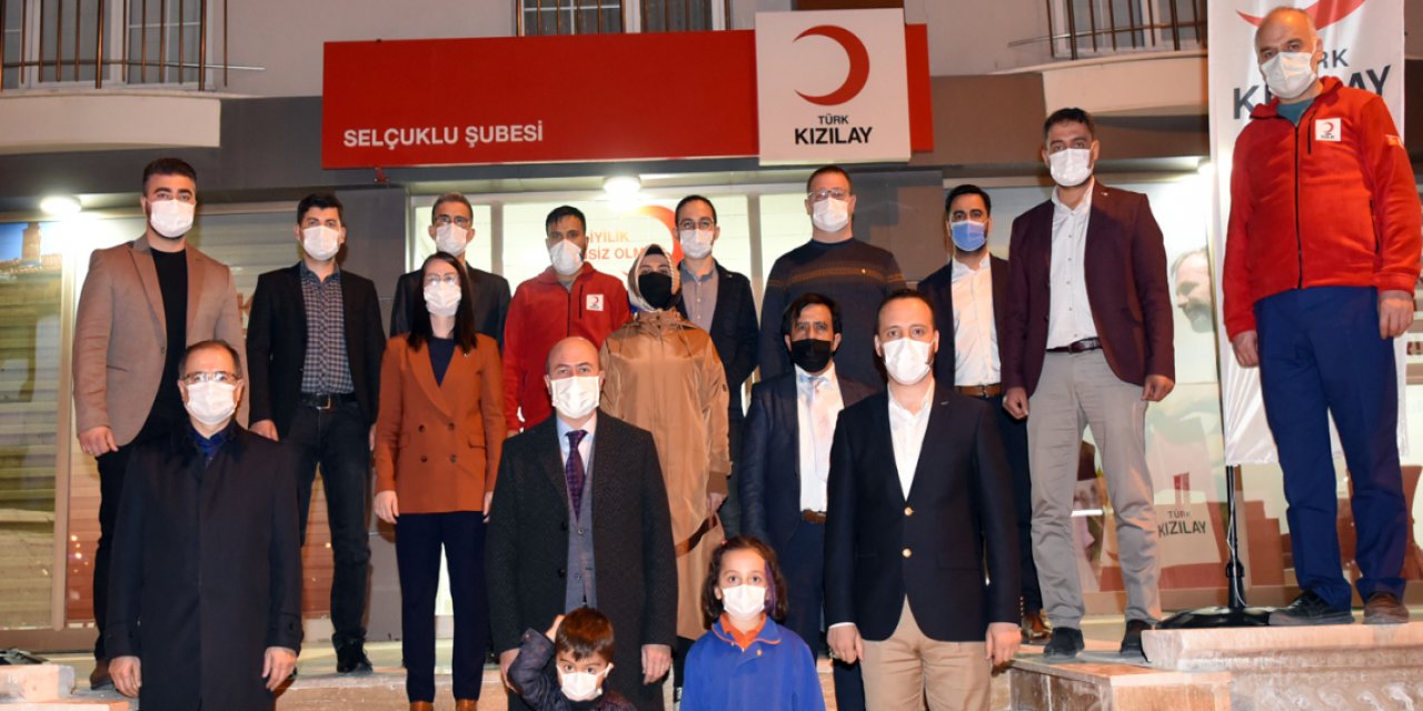 Selçuklu Belediye Başkanı Pekyatırmacı, Türk Kızılayı'nı ziyaret etti