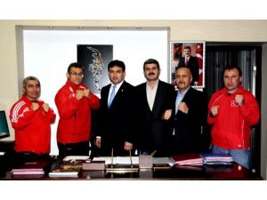 Kıck Boks’cular Murat Eskici’yi Ziyaret Etti