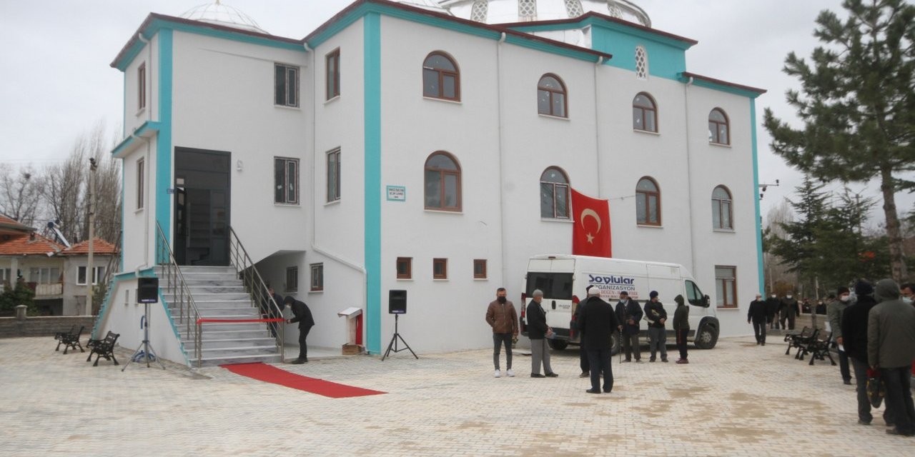 Beyşehir'de Yavuz Sultan Selim Camisi dualarla ibadete açıldı