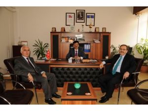 Belediye Başkanı Şahin, İmam-hatip Lisesi'ni Ziyaret Etti