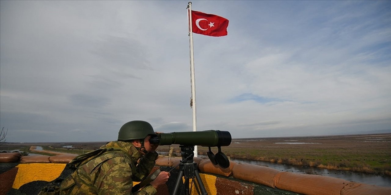 Türkiye'den Suriye'ye geçmeye çalışan PKK'lı terörist Akçakale sınırında yakalandı