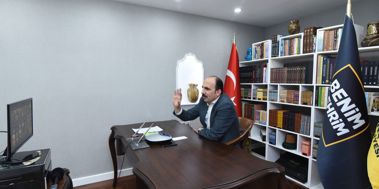 Konya Büyükşehir Belediye Başkanı Atay, çocuklarla buluştu