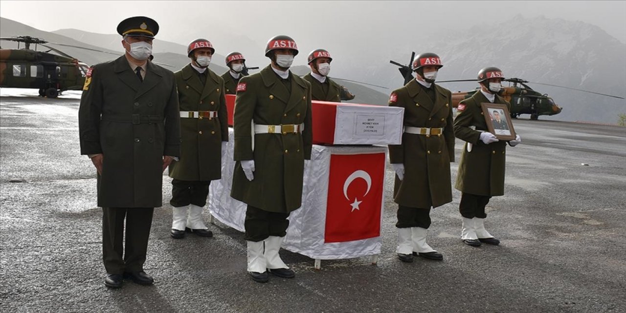 Şehit Piyade Teğmen Mehmet Kıvık için Hakkari'de tören düzenlendi