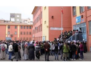 Diyarbakırlı Öğrenciler, İşlemediği Konulardan Sınava Girdi