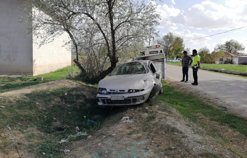 Ereğli'de şarampole devrilen otomobildeki 6 kişi yaralandı
