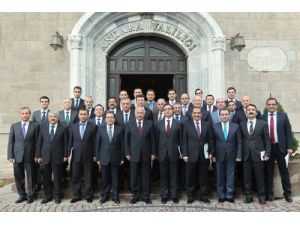 Vali Yüksel, Kaymakamlardan Takım Oyunu Oynamalarını İstedi