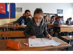 Mamak'ta 8. Sınıf Öğrencileri Ortak Sınavda Ter Döktü