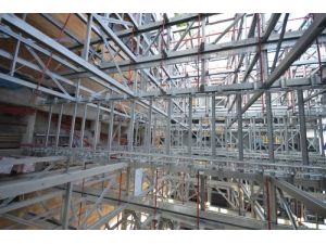 İzmir'de Yapılan Tam Otomatik Katlı Otoparkın Yarısı Tamamlandı