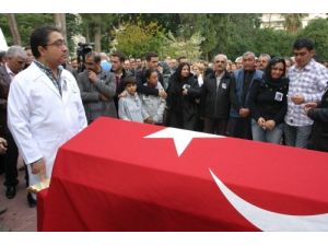 Cinayete Kurban Giden Doktor İçin Tören Düzenlendi