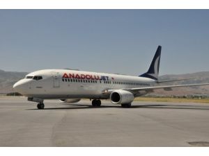 Yıldırımın Çarptığı Yolcu Uçağı Seferine Devam Etti