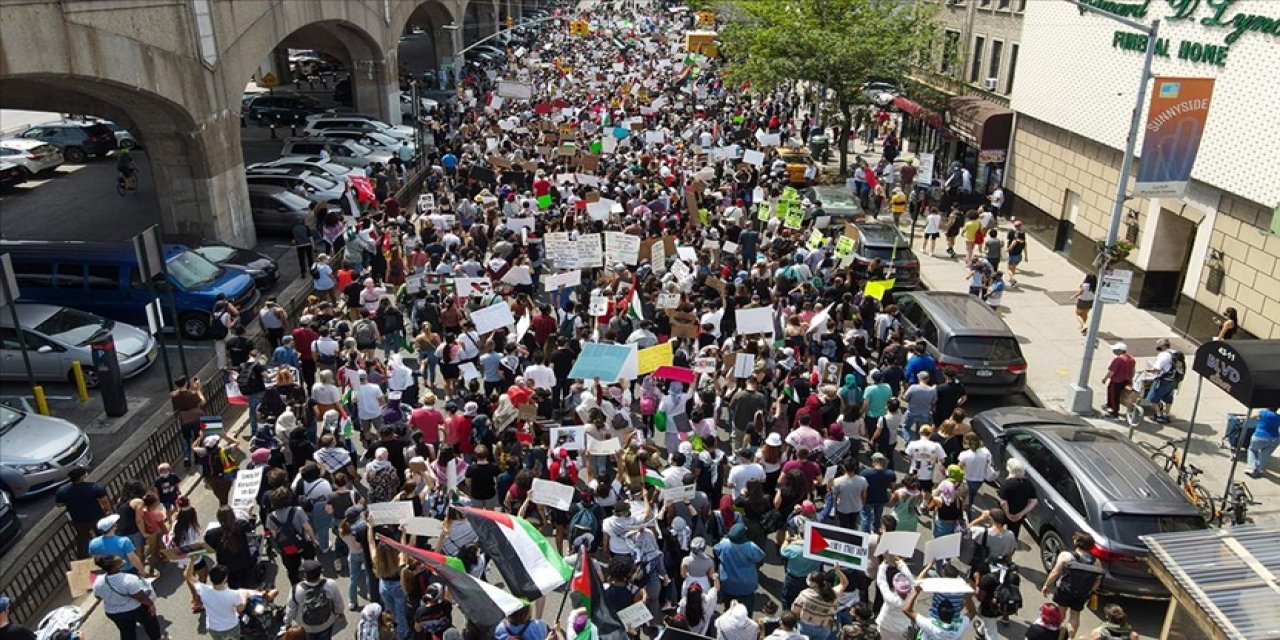 New York'ta binlerce kişi Filistin'e destek için yürüdü