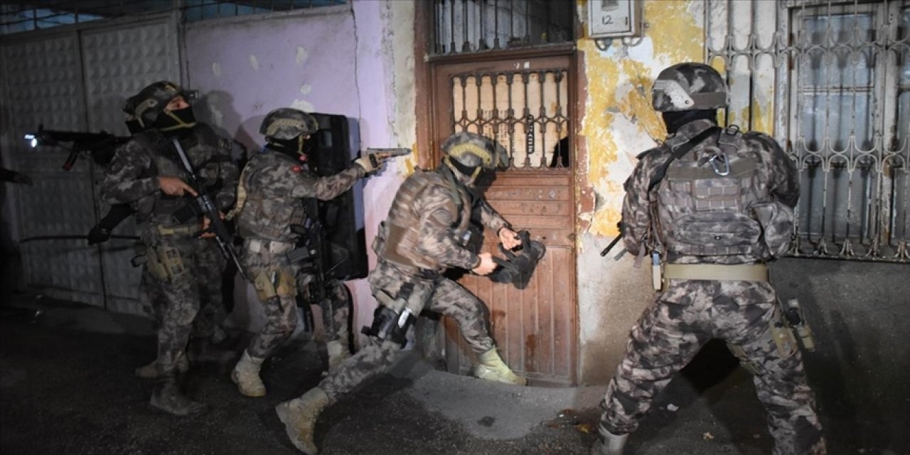 Diyarbakır merkezli terör örgütü PKK'nın şehir yapılanmasına yönelik operasyonda 29 şüpheli yakalandı