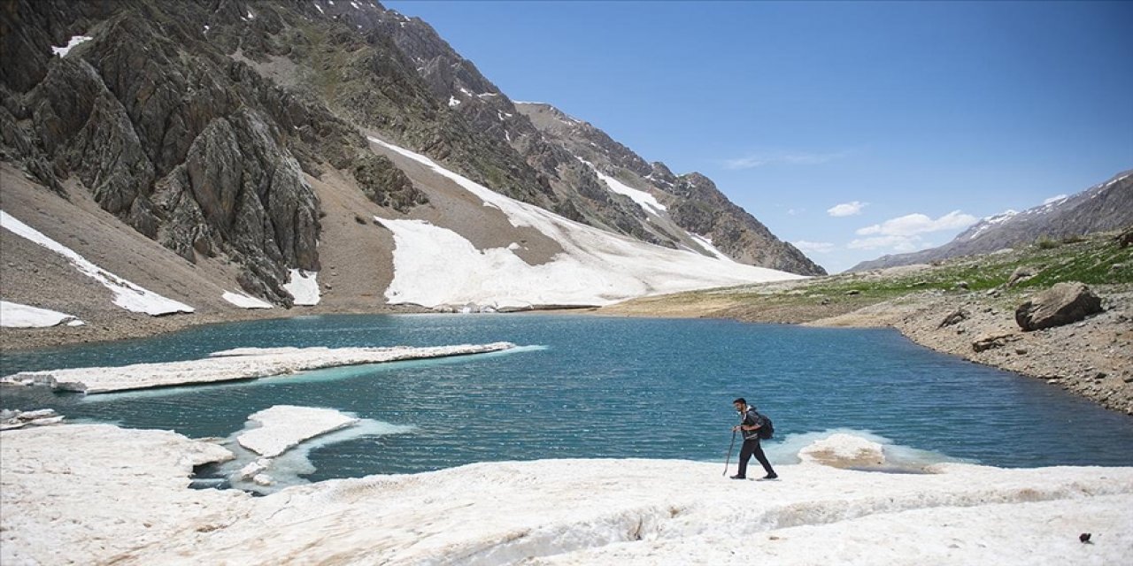 Tunceli'nin buzul gölleri eşsiz güzellikleriyle doğa tutkunlarını cezbediyor