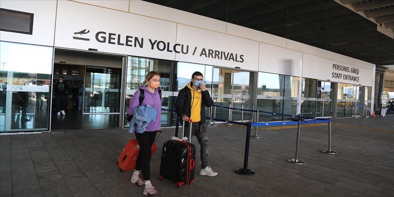 Rus turistlerin yüzde 60'tan fazlası kısıtlamalara rağmen Türkiye tatilini iptal etmedi