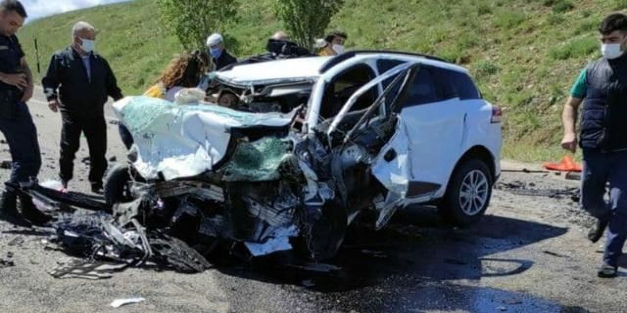 Sivas'ta feci trafik kazası: 9 kişi vefat etti