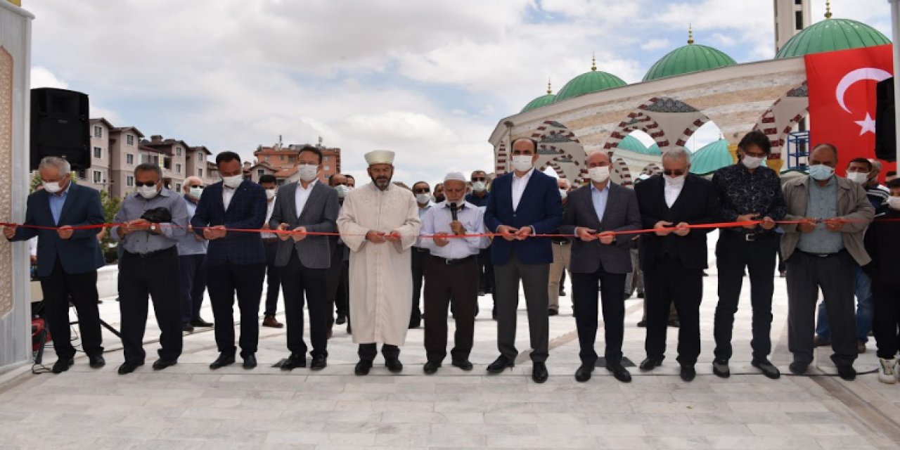 Bosna-Hersek Ulu Camii dualarla açıldı