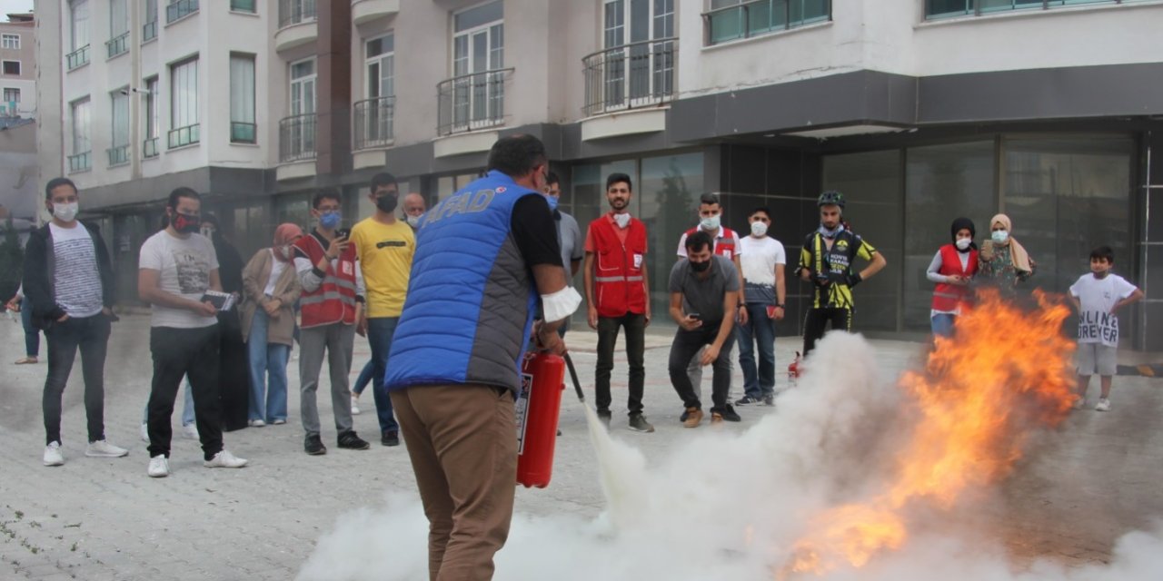 Gönüllüler AFAD'tan eğitim aldılar