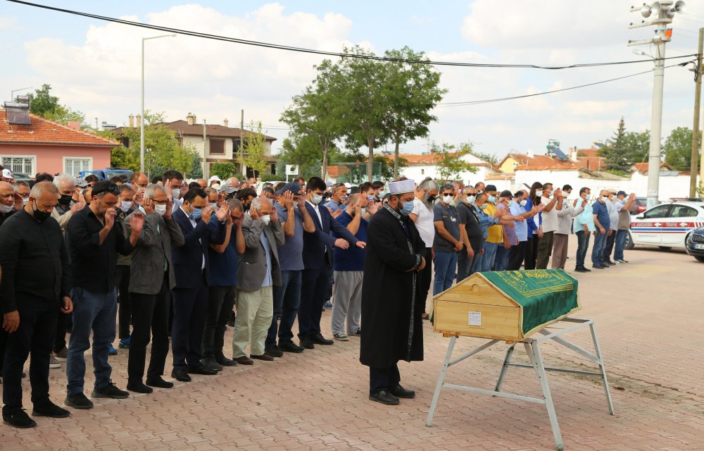 Ressam Şafak Tavkul memleketi Konya'da toprağa verildi