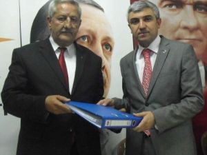 Öğretmenlikten İstifa Etti, Aday Adaylığını Açıkladı.