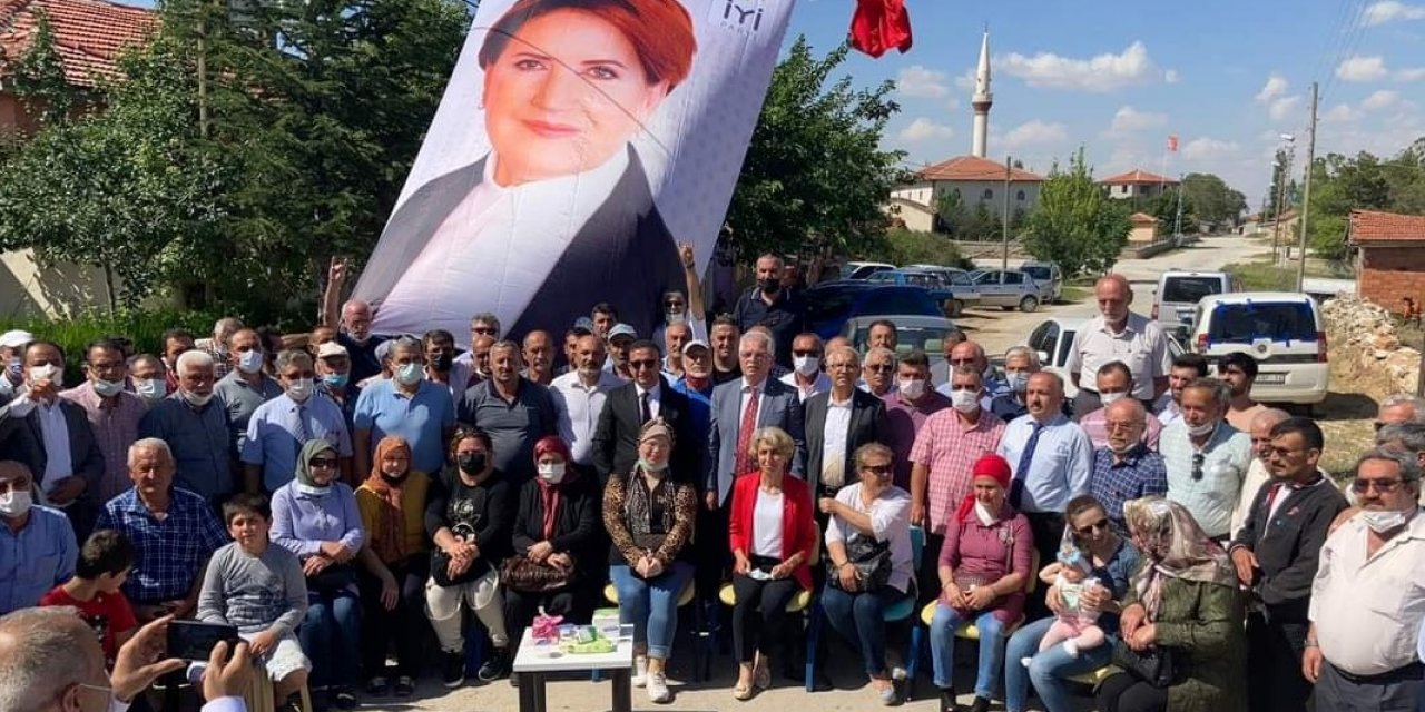 AK Parti'den İYİ Parti'ye 150 kişi geçti