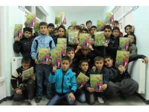 Yerköy'de Öğrencilere ‘öncü Çocuk Dergisi’dağıtıldı