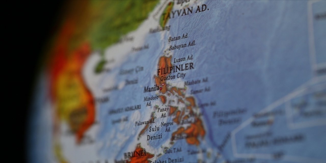 Filipinler'de düşen askeri uçakta en az 17 kişi öldü