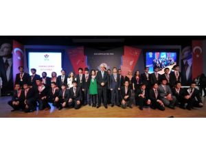 Feza Koleji Öğrencileri, Tübitak Bilim Olimpiyatları'ndan Üç Madalya İle Döndü