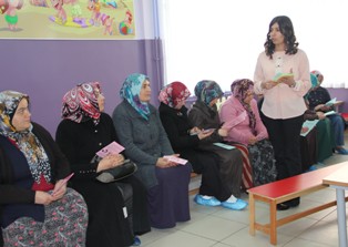 Seydişehir TOKİ Anaokulu'nda annelere eğitim
