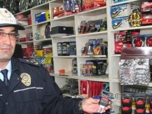 Sahte emniyet kemeri tokasını yasakladı