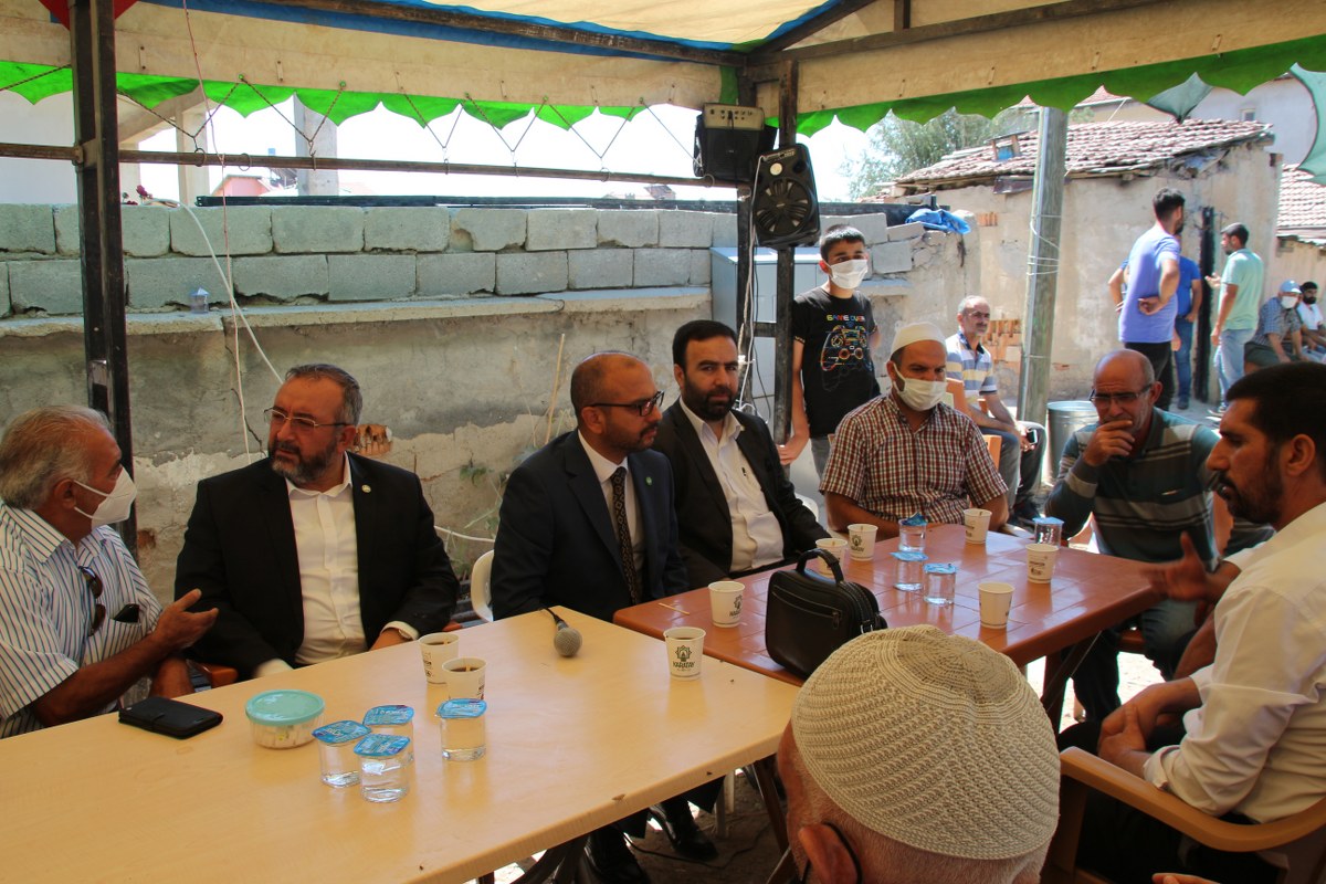 HÜDA PAR heyeti, Konya'da silahlı saldırıda öldürülen 7 kişinin yakınlarına taziye ziyaretinde bulundu