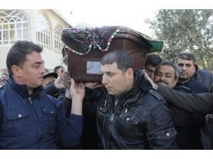 Trafik Kazasında Ölen Hemşire Toprağa Verildi