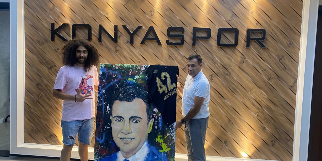 İsviçre'de memleketini resimleriyle temsil eden gurbetçiden, Konyaspor Başkanı Özgökçen'e hediye takdimi