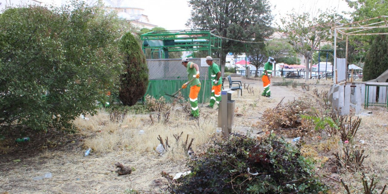 Yunak'ta park ve yeşil alan onarım çalışmaları