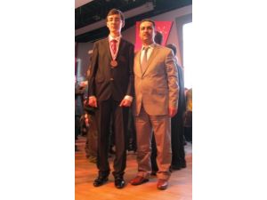 Adana Burç Öğrencisi Olimpiyat 3'ncüsü Oldu