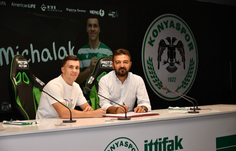 Konyaspor, Polonyalı Konrad Michalak'ı transfer etti