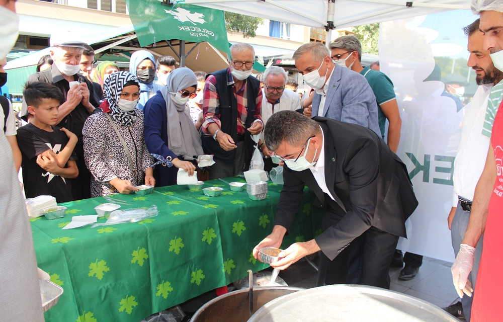 Gelecek Partisi Konya İl Başkanlığı tarafından aşure dağıtıldı