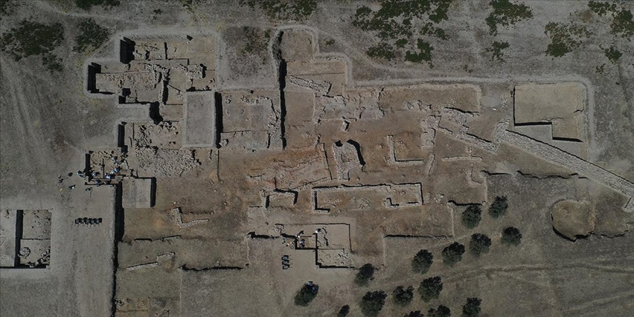 Aydın Tepecik Höyüğü'nde 3500 yıllık 'seramik fırın' bulundu