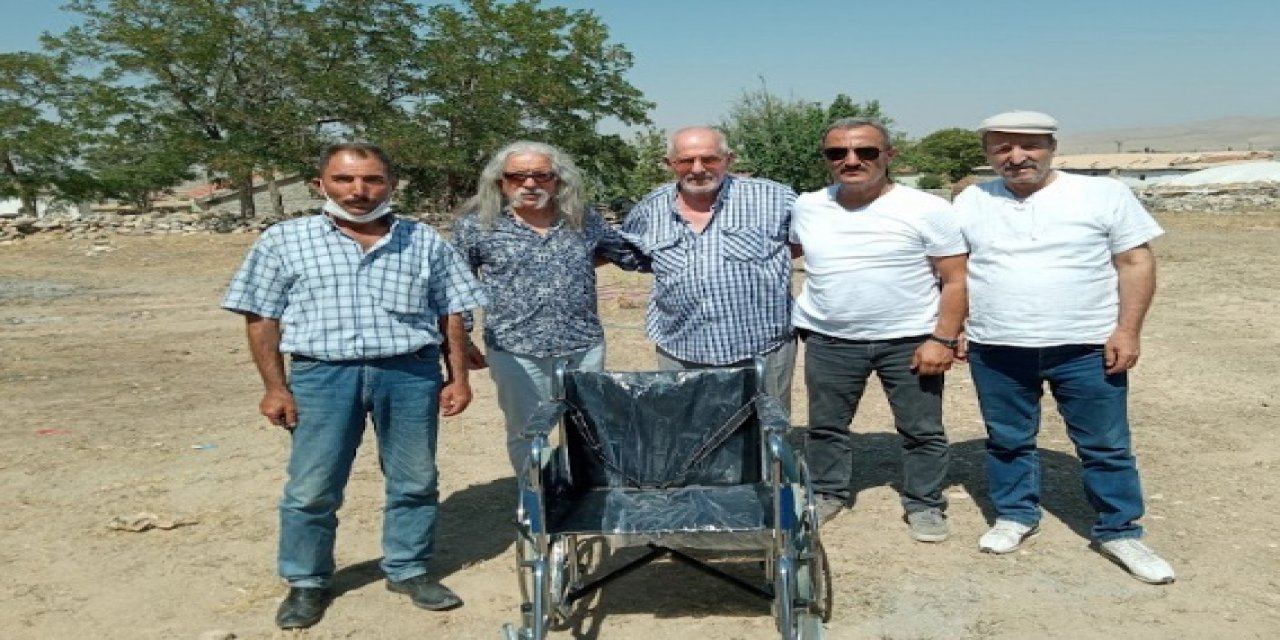 TUR-ÇEV tekerlekli sandalye dağıttı