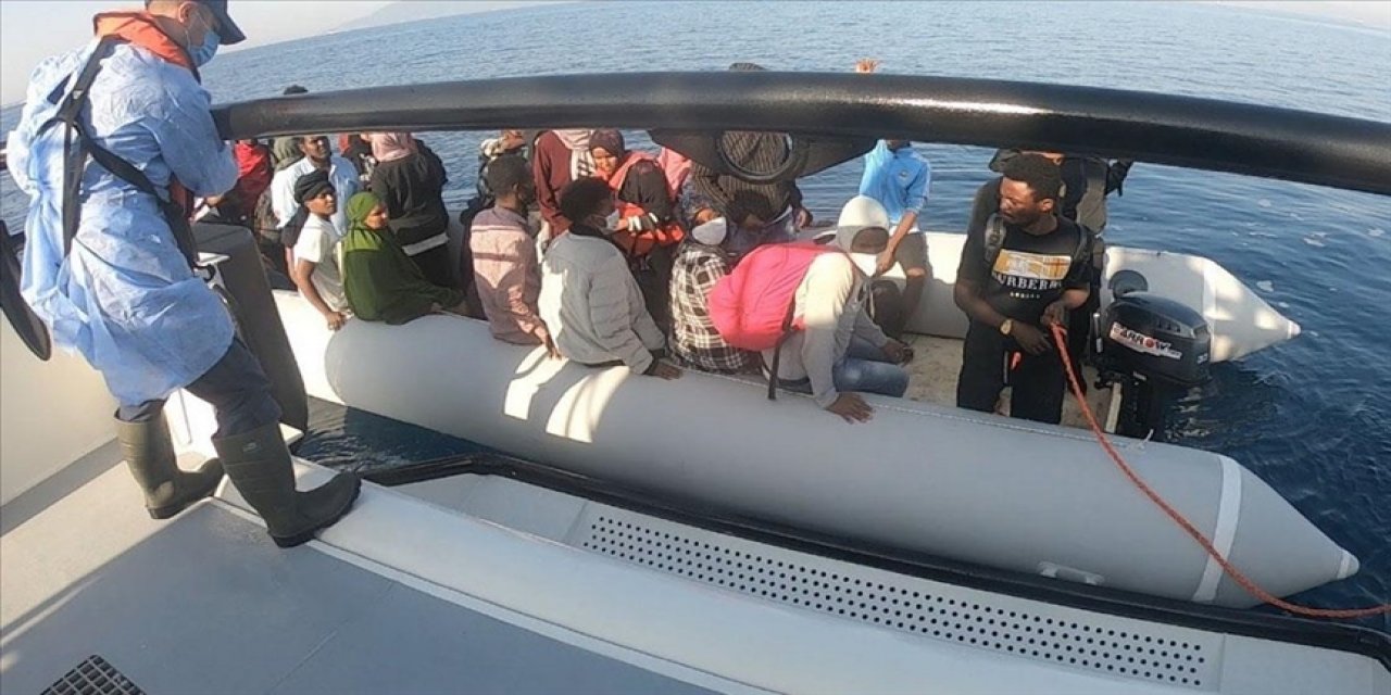İzmir'de 166 düzensiz göçmen kurtarıldı