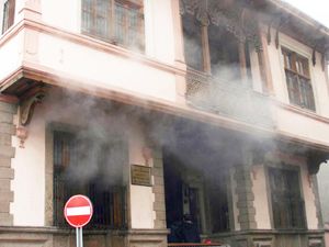 Arşiv belgeleri yandı