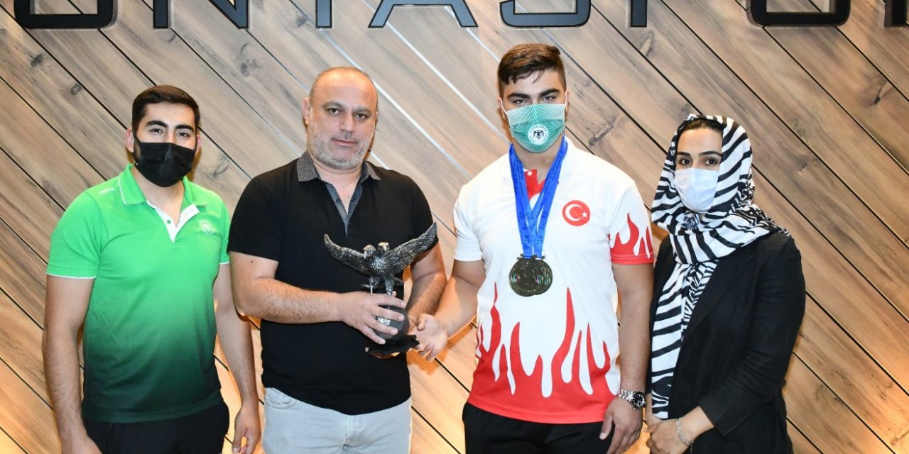 Konyaspor şampiyon halterciyi misafir etti