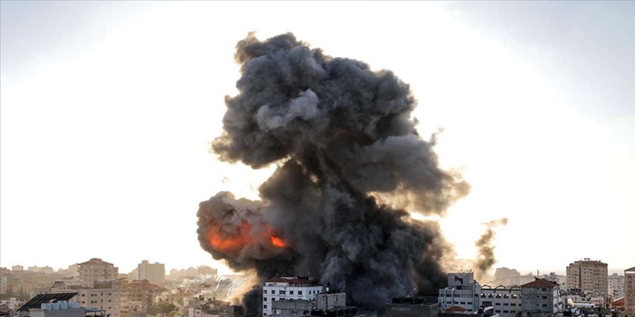 İsrail savaş uçakları Gazze'de çeşitli noktalara hava saldırısı düzenledi