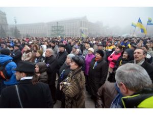 Ukrayna’daki Kanlı “euro Meydan” Baskınına Tepki Büyüyor