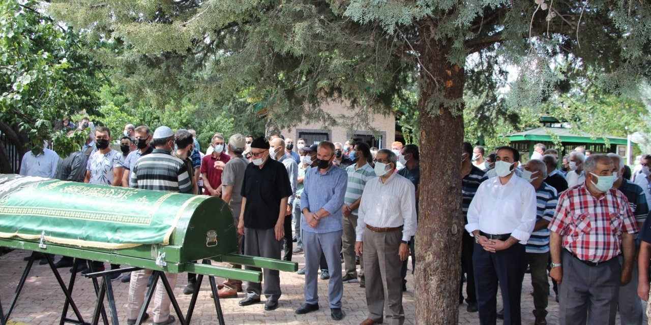 Yenişehir Mahalle Muhtarı Ali Söylemez'in annesi vefat etti