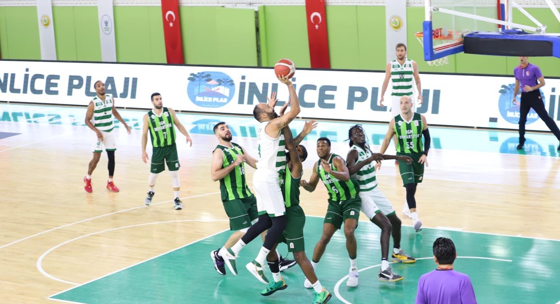 Konyaspor Basketbol yarı finale rahat çıktı