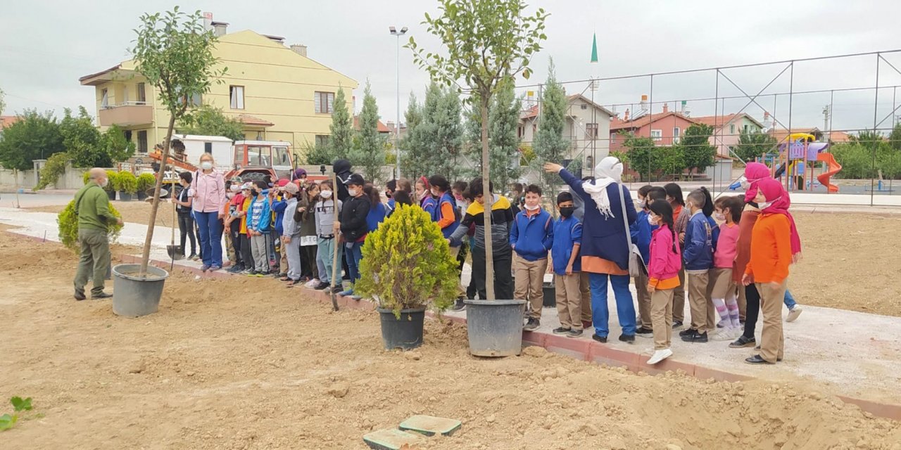 Karatay’ın yeşil geleceğine öğrencilerin eli değiyor