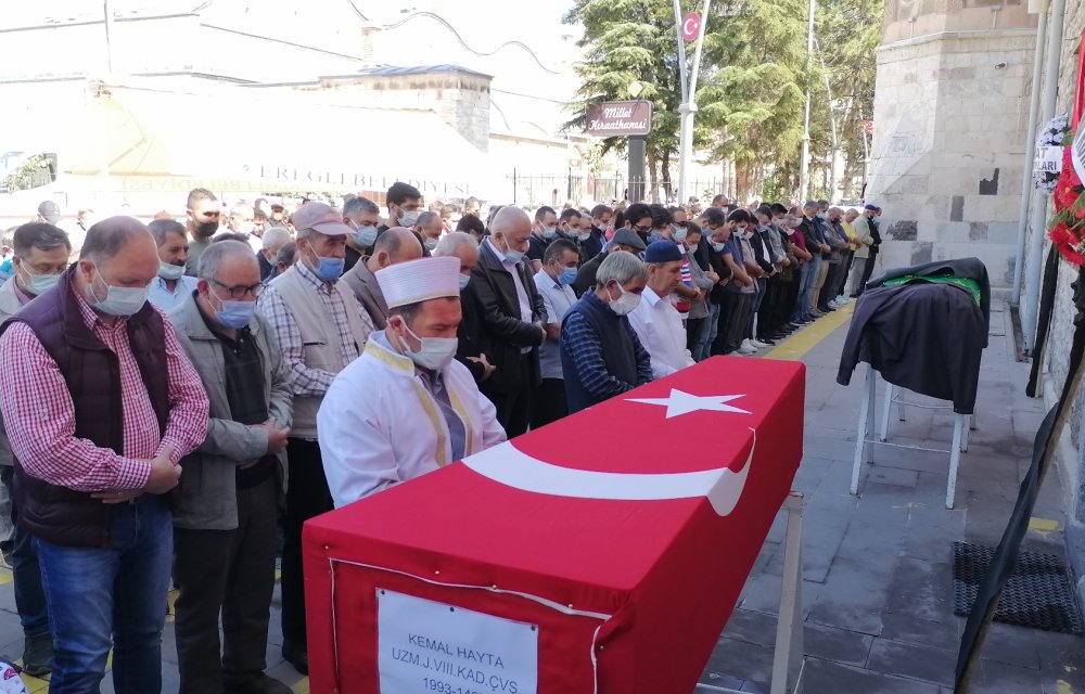 Trafik kazasında hayatını kaybeden uzman çavuşun cenazesi Konya'da defnedildi