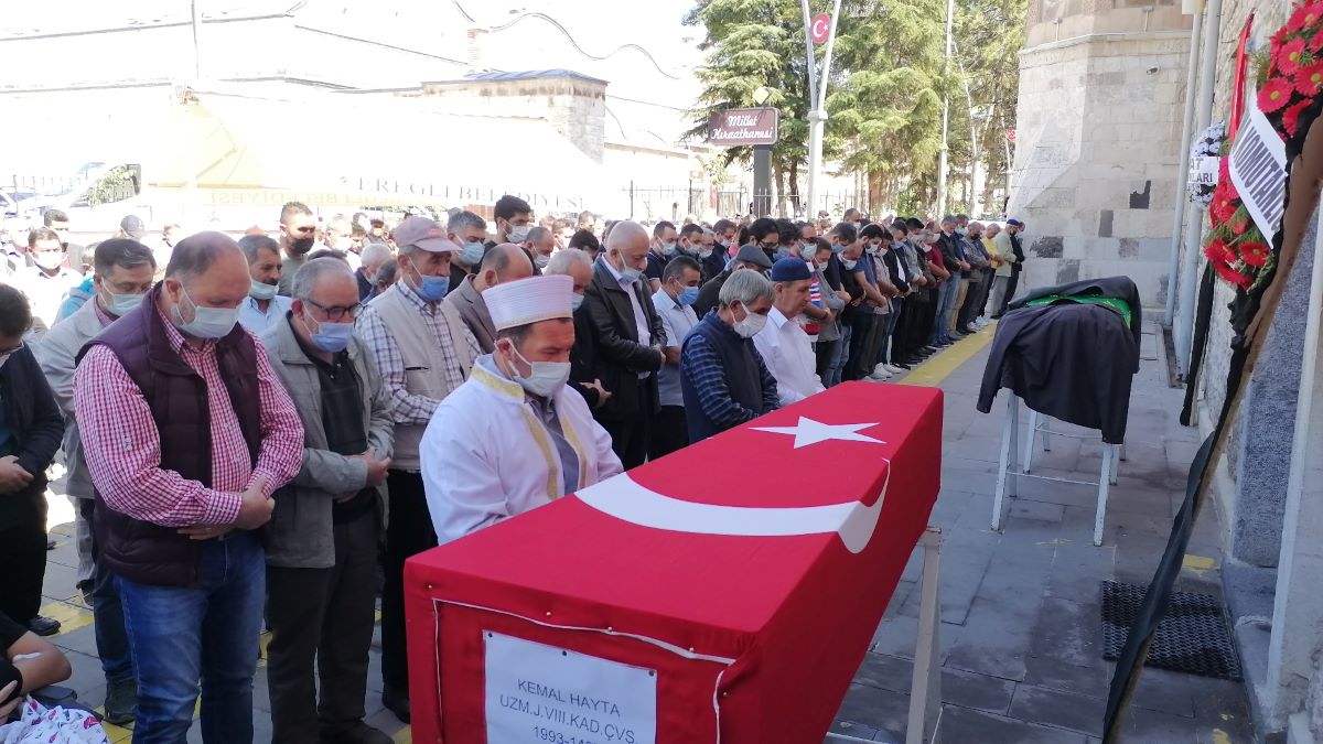 Trafik kazasında hayatını kaybeden uzman çavuşun cenazesi Ereğli'de defnedildi